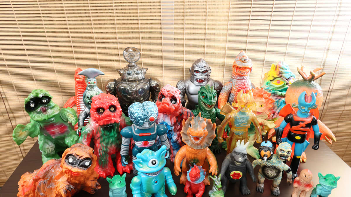 6ページ目）「パチ怪獣ソフビ」を集める男が飛び込んだ奥深きパチモノ