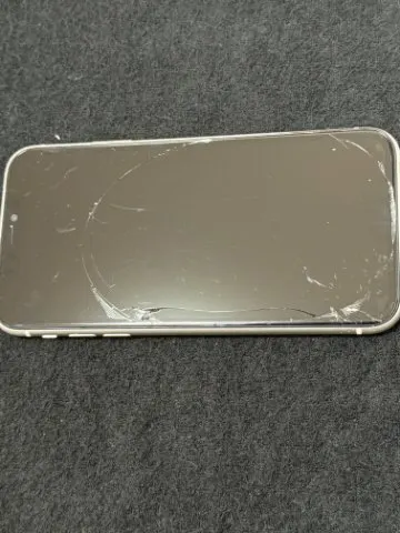 iPhone 11 64GB White simフリー ジャンク（33573）¥8,000（Sさんの