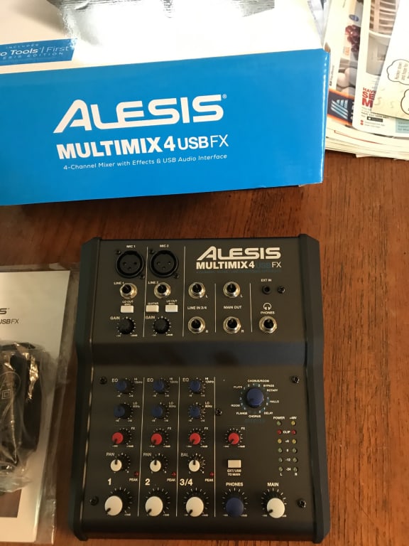 Alesis MultiMix 4 USB FX 4-Channel Mixer with Effects & USB Audio