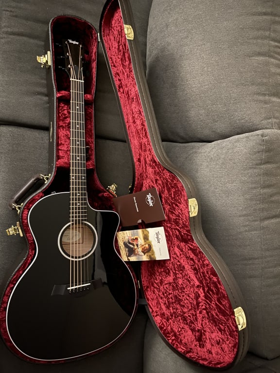 Taylor 214ce-BLK DLX Grand Auditorium Acoustic-Electric Guitar