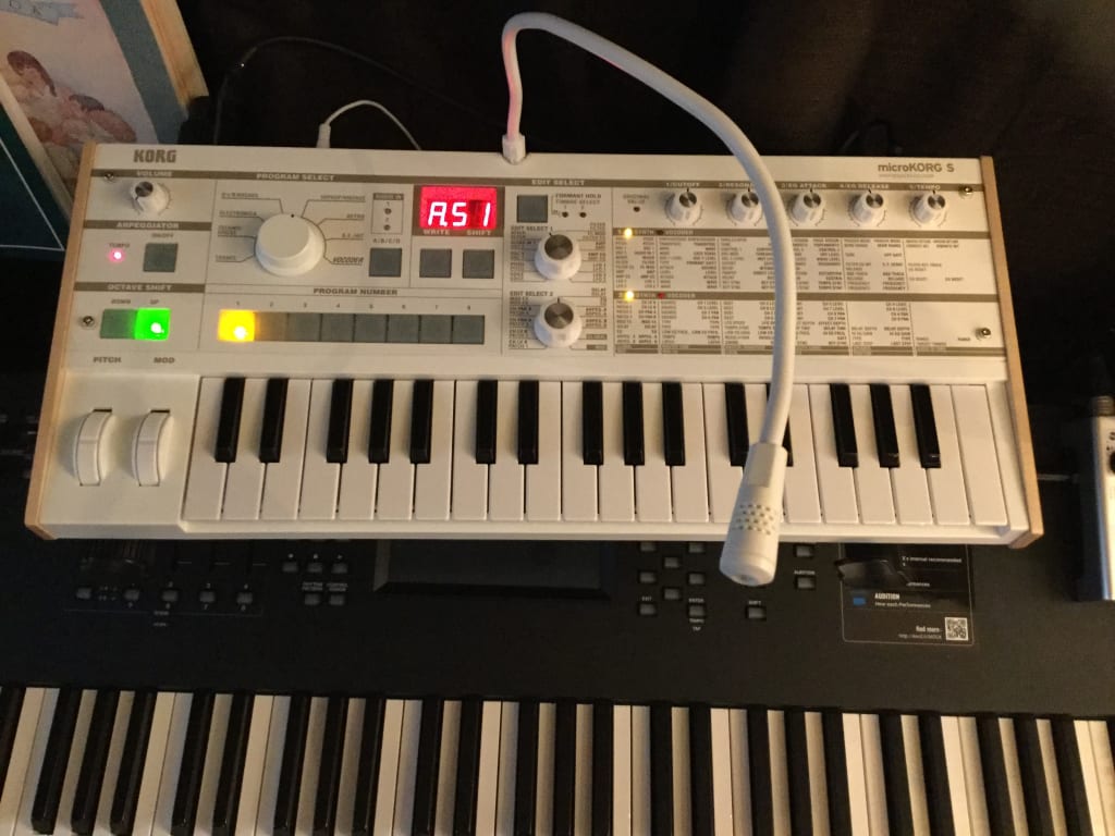 KORG microKORG-S Synthesizer/Vocoder With Built-In Speaker System