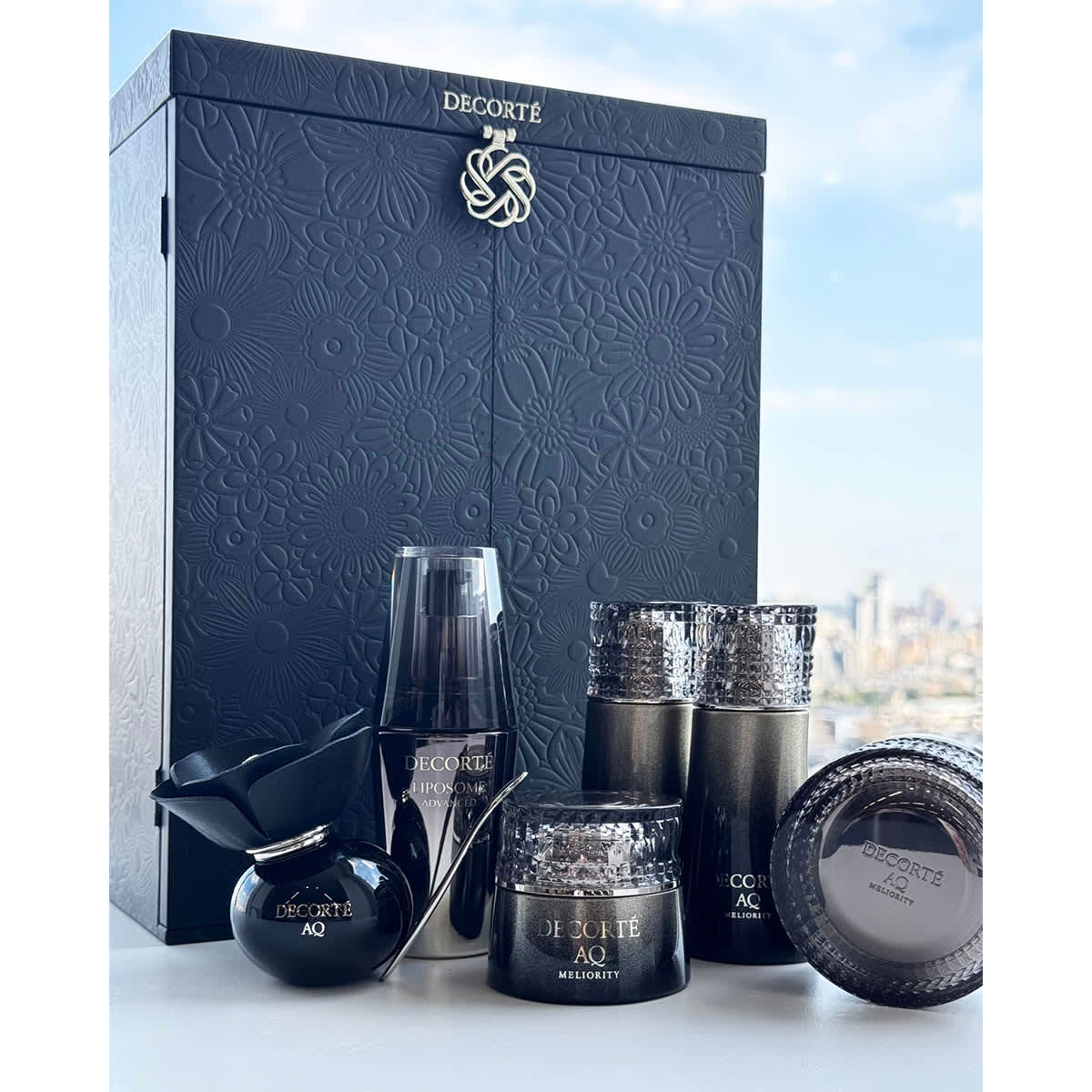 コスメデコルテ・クリスマスコフレ2025】12/1発売！ブランド誕生55年