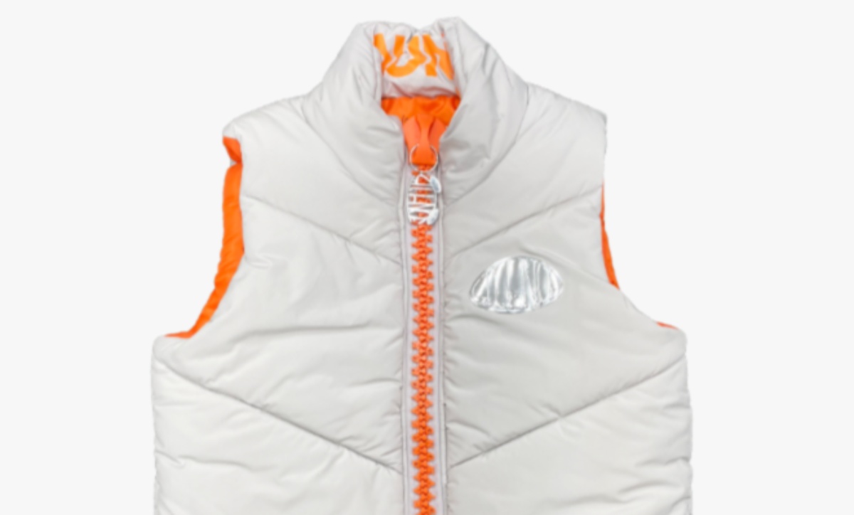 Vaundyのツアーグッズをよく見ると……「なにこれ？！」 服のジッパー