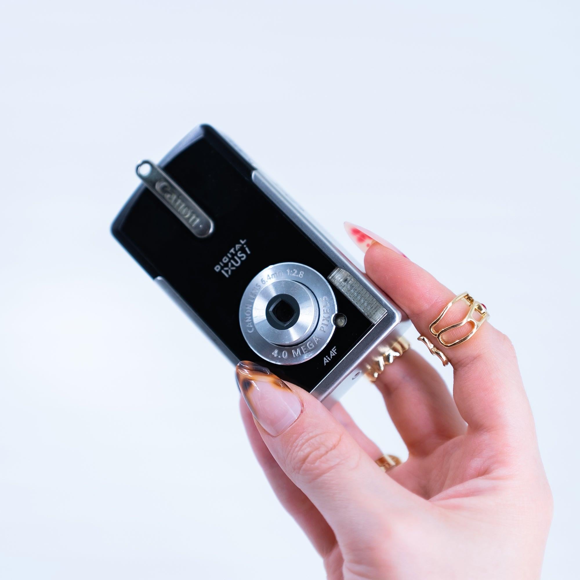 Canon Ixy IXUS Digital PC1060 – Retro Camera Land