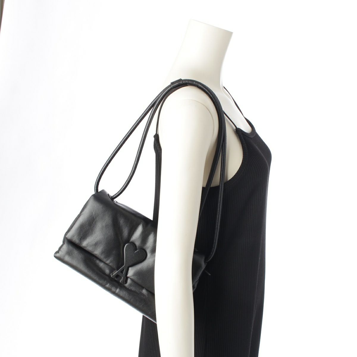 アミパリス レザー Voulez-Vous フラップ ショルダーバッグ ブラック