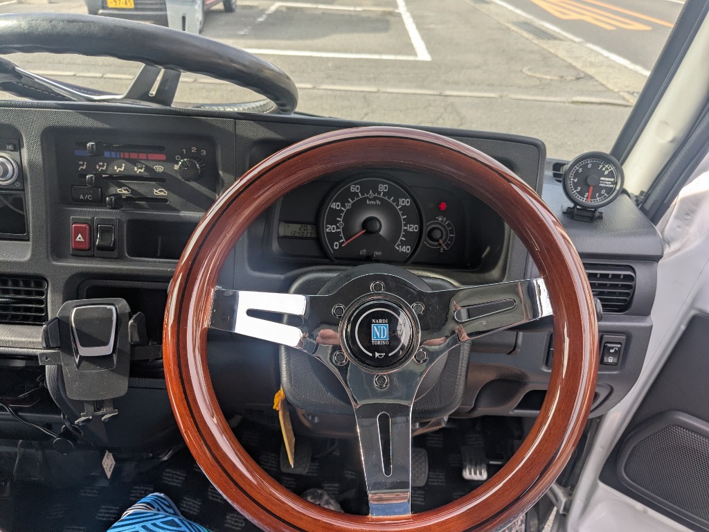 小径 ウッドステアリング ナルディータイプ 31パイ QSW1003-2 : 株式