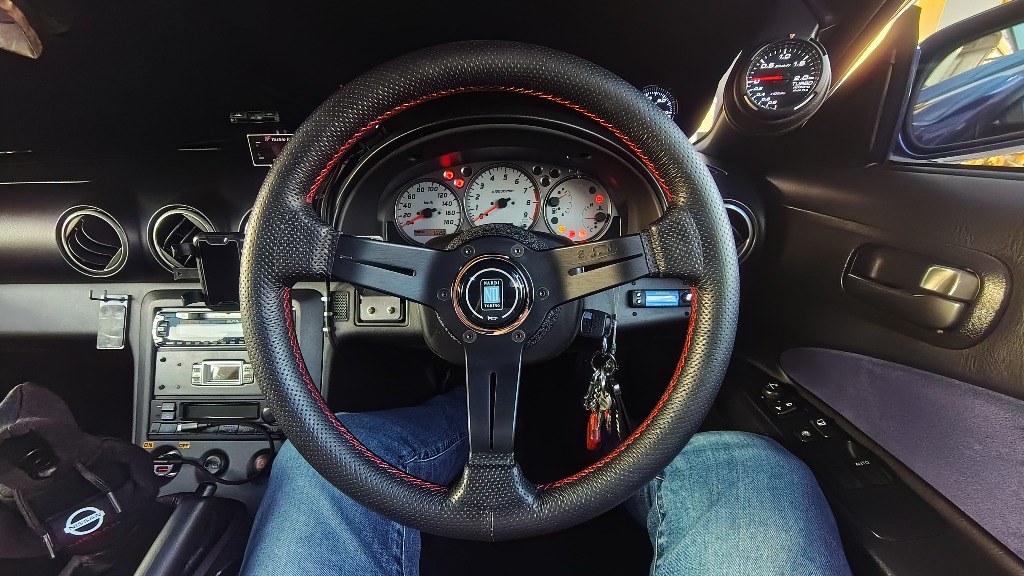 NARDI スポーツタイプラリー 330ミリ パンチングレザー/レッドステッチ