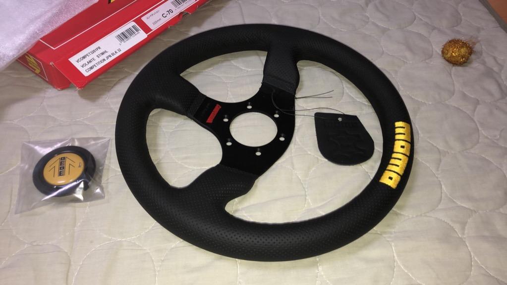 MOMO（モモ） ステアリング C-70 COMPETITION 320mm(コンペティション