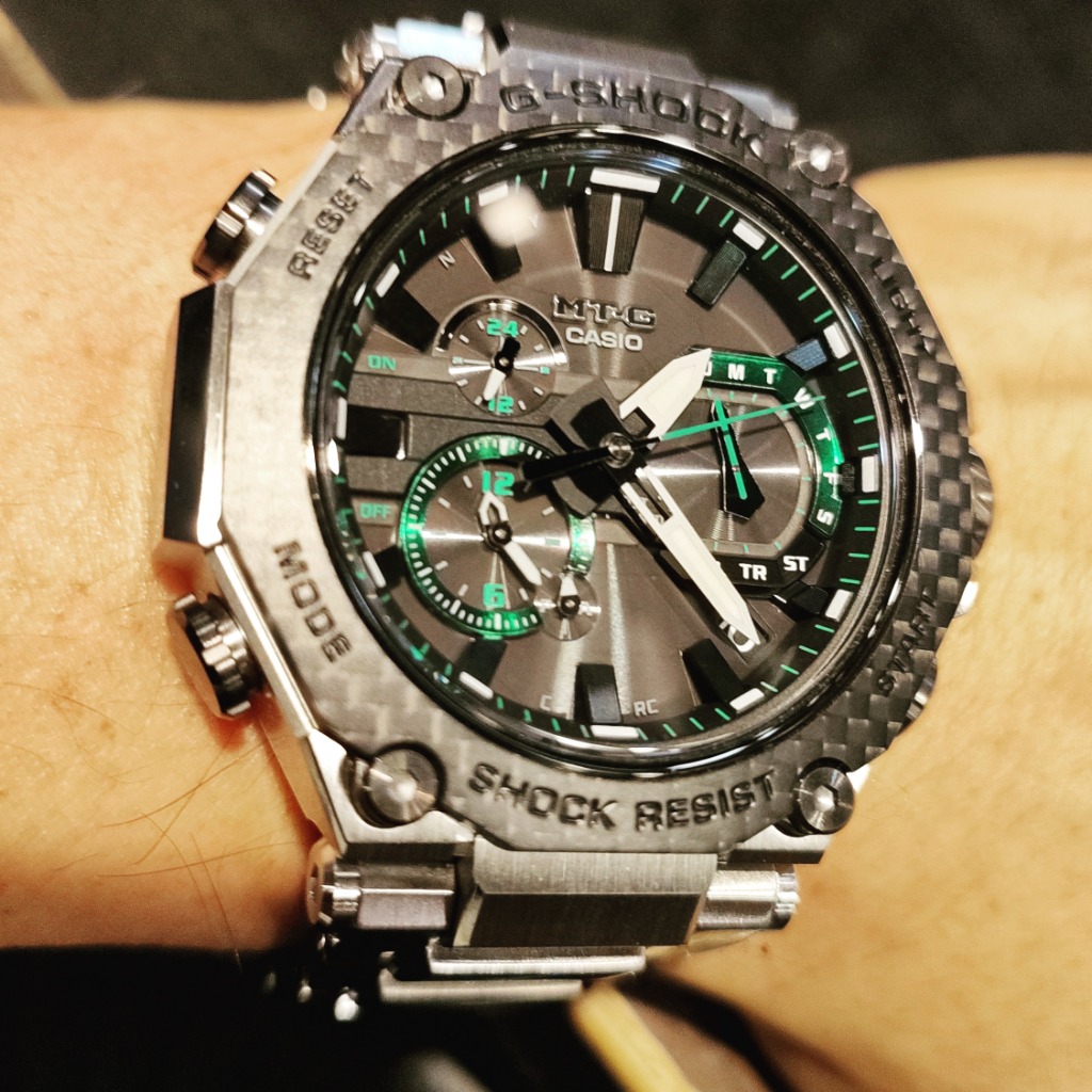 G-SHOCK カーボンベゼル 電波ソーラー MTG-B2000XD-1AJF ジーショック