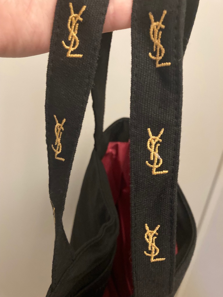 Yves Saint Laurent（イヴ・サンローラン） イヴサンローラン