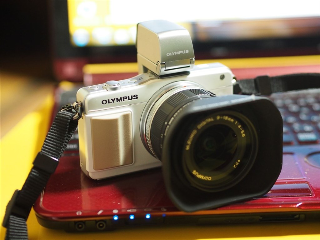 E-PM2に付けてます。快適になりました。』 オリンパス 電子ビュー