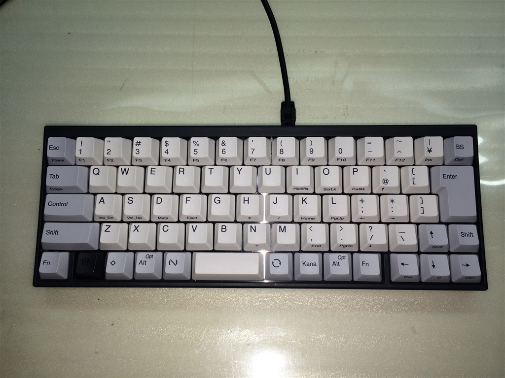 価格.com - 『「墨」じゃ見えないので 白キートップを付けました