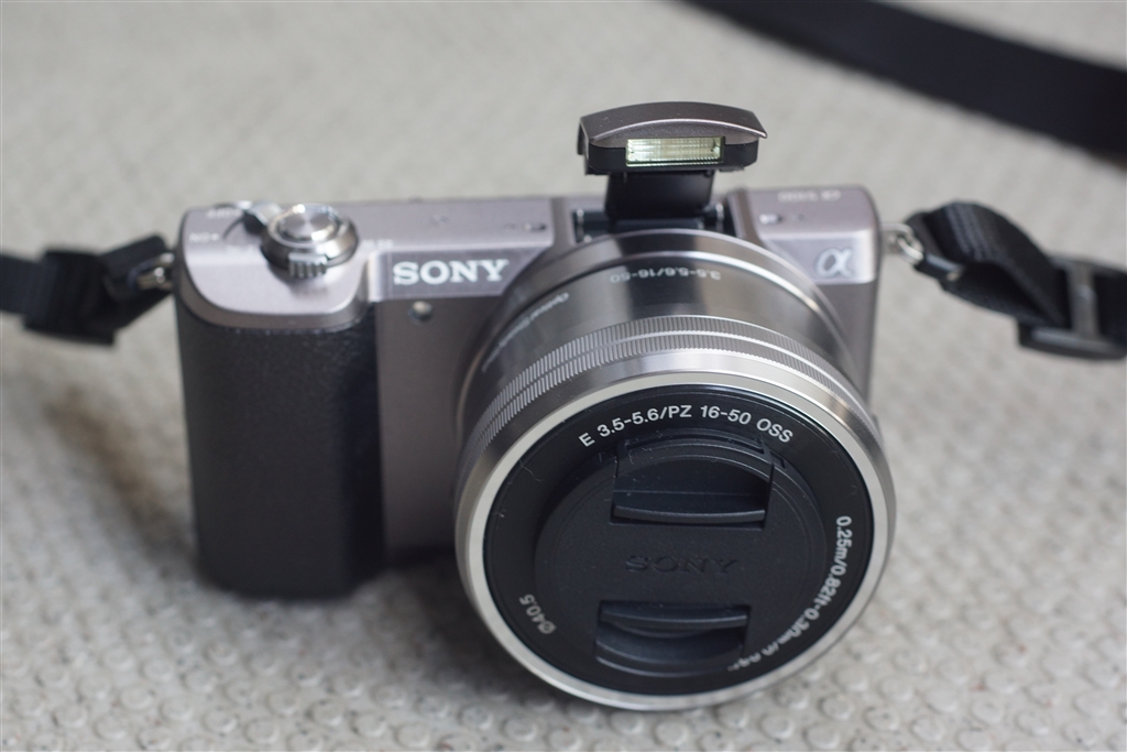 価格.com - 『内蔵フラッシュを出したところ』SONY α5100 ILCE-5100L