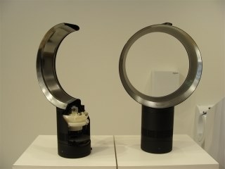 ダイソン AM06 テーブルファン 300mm [アイアン/ブルー] 価格比較