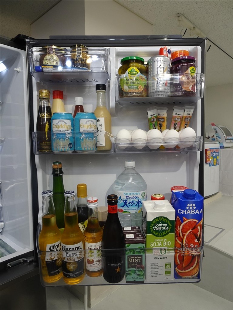 冷蔵室から野菜室が見えるユニーク設計の冷蔵庫』 AQUA Delie AQR