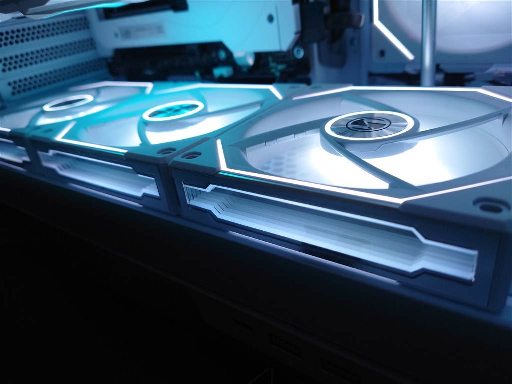 ケースに合わせて選択』 LIAN LI UNI FAN SL-INFINITY 120 WT 3Pack UF