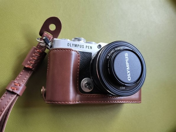 オリンパス OLYMPUS PEN E-P7 14-42mm EZレンズキット [シルバー