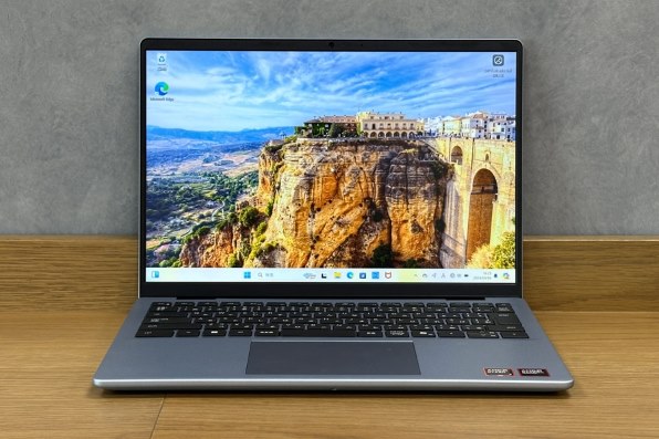 Dell Inspiron 14 Ryzen 7 8840U・16GBメモリー・1TB SSD搭載モデル