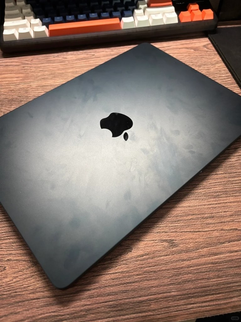 スペースブラックは指紋がだらけ、傷も目立つ』 Apple MacBook Pro