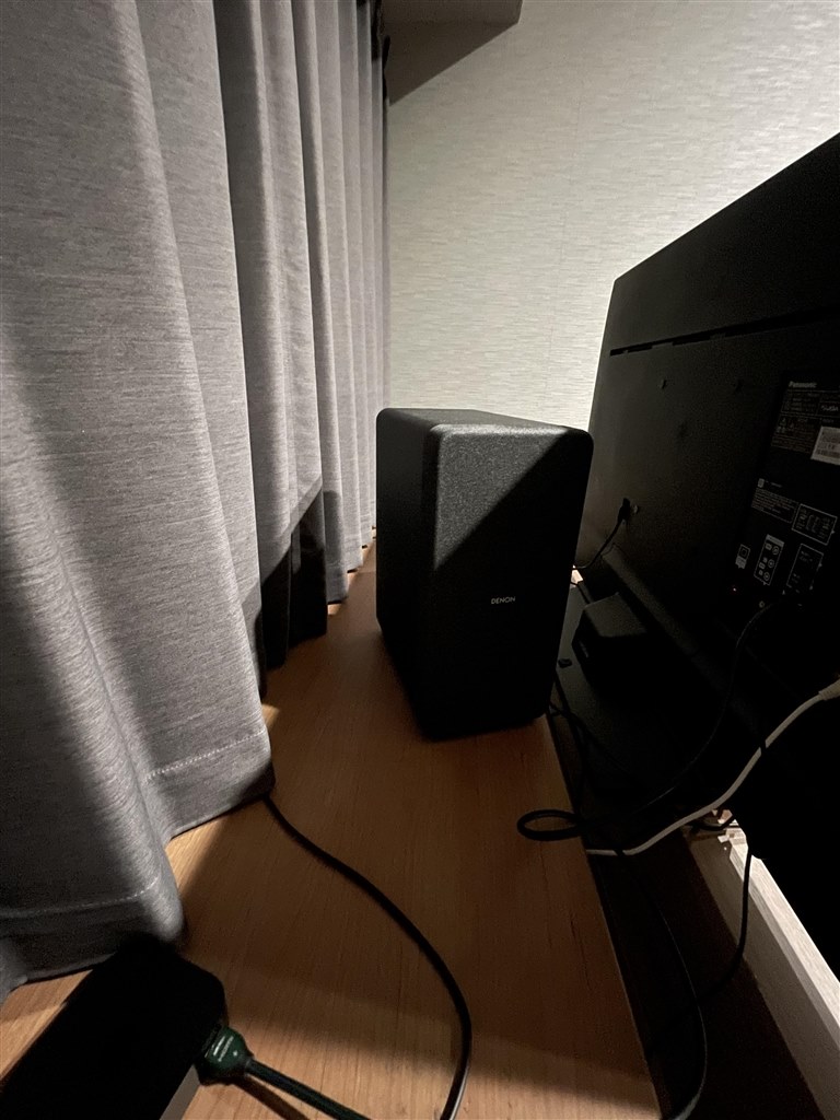 精細感の高い音。サブウーファーの置き方で低音の音質も変わる