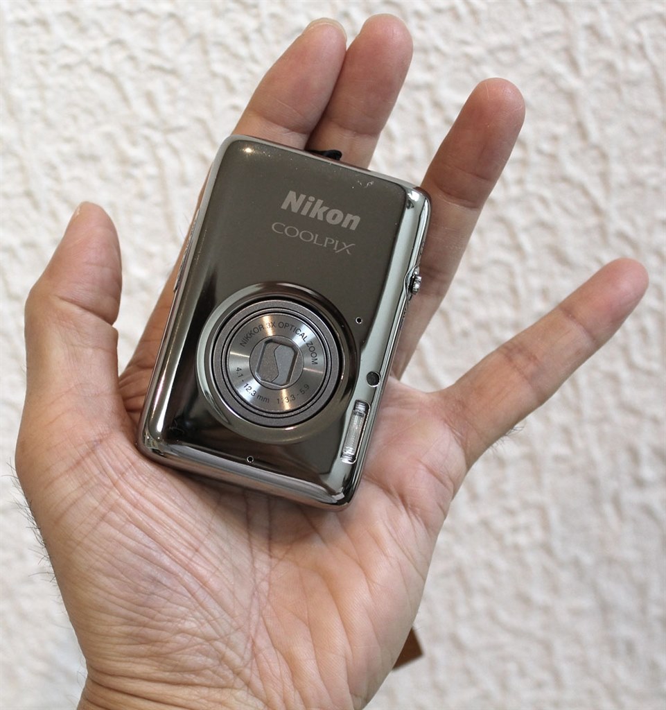 とにかくコンパクト！』 ニコン COOLPIX S02 [ミラーシルバー