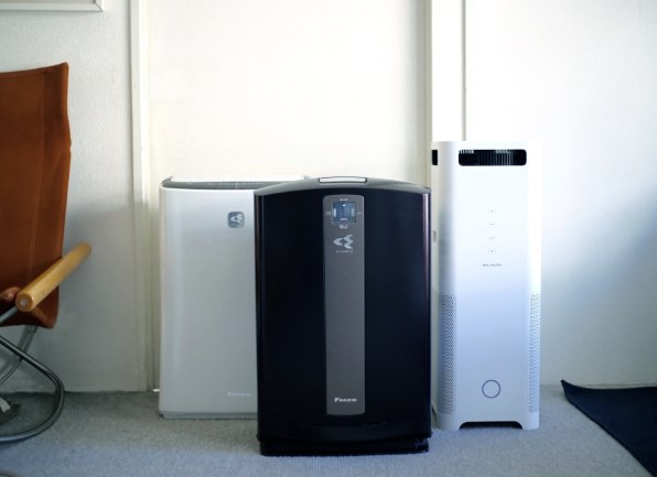 バルミューダ AirEngine EJT-1100SD-WK [ホワイト×ブラック] 価格比較