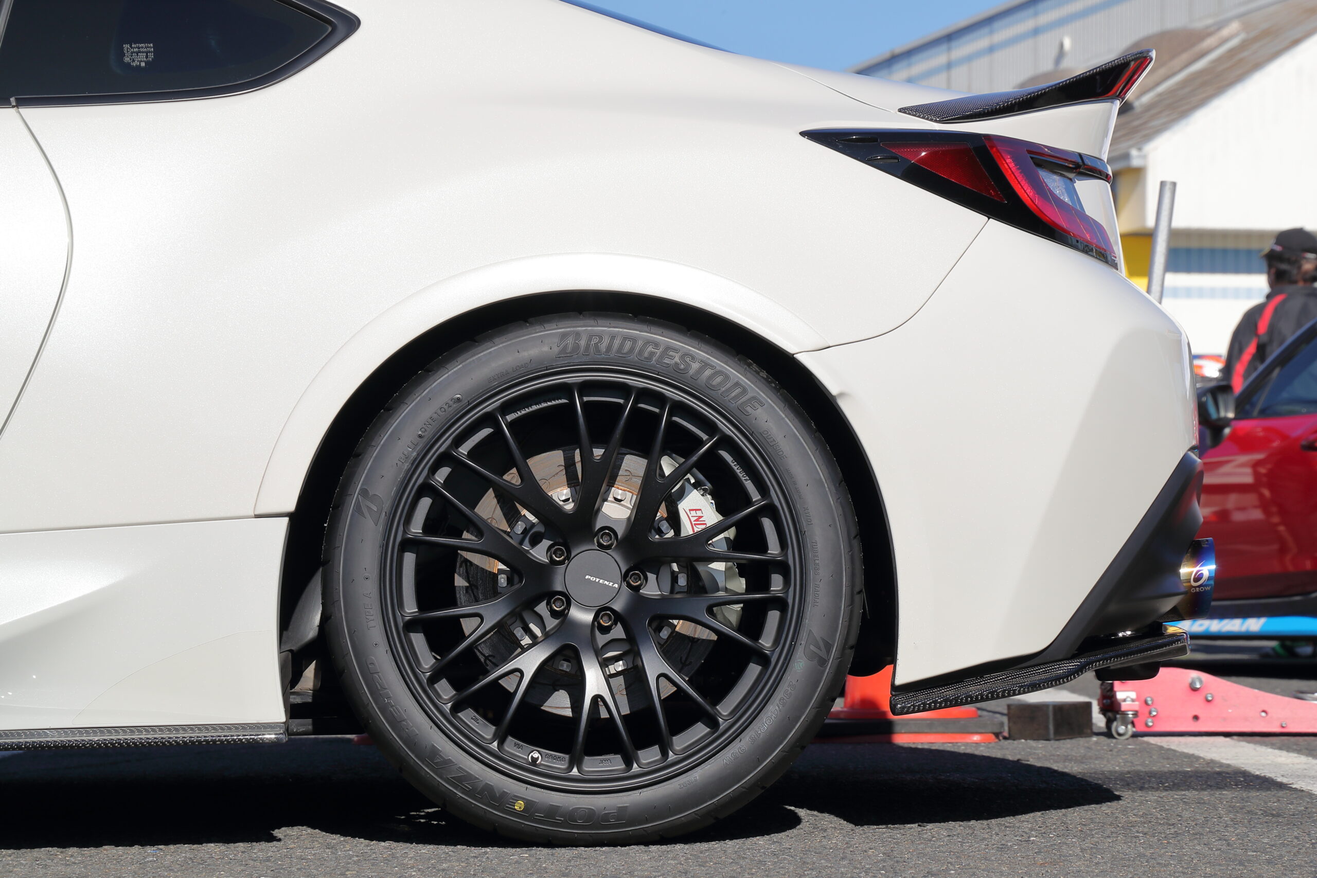 レーシングドライバーのマイカーアタック「佐々木雅弘選手は自身の