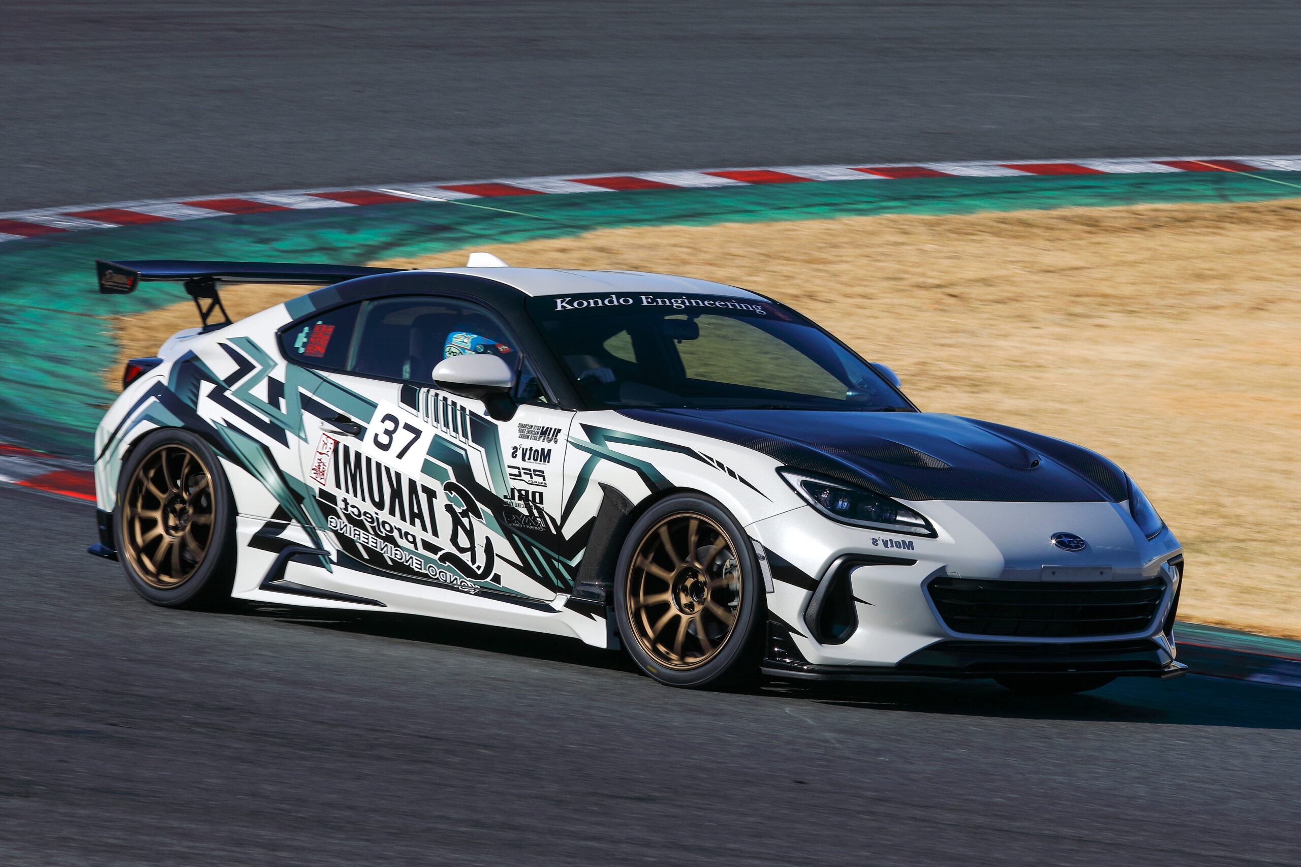 サスと空力を中核にする スーパーライトチューン「近藤