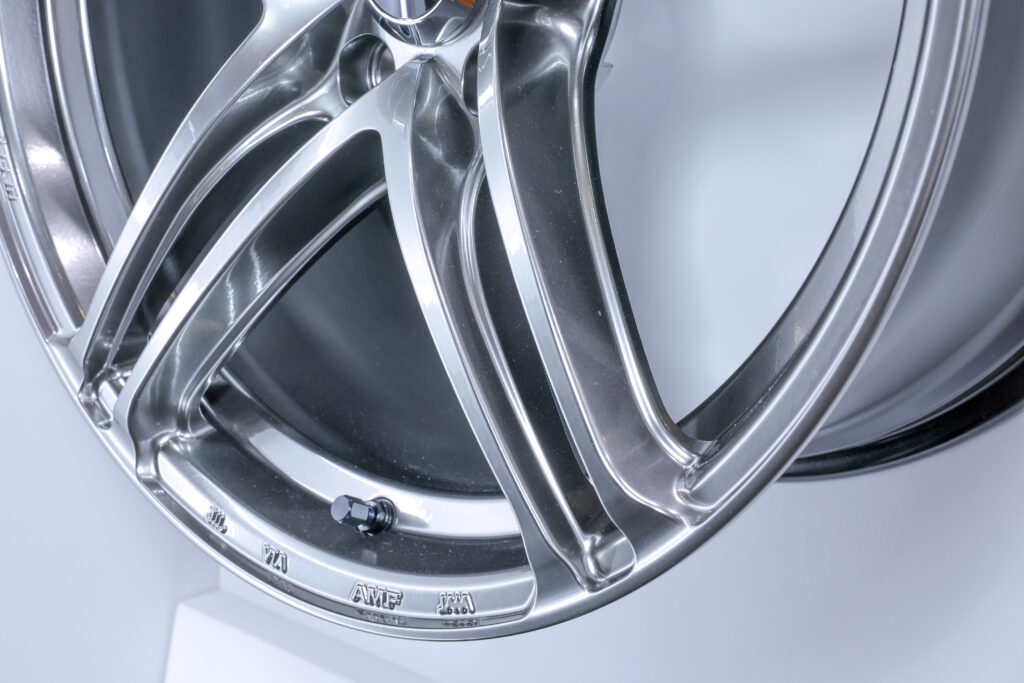 WedsSport「新作ホイールはTC105X DSRとSA-52R ヨシムラとのコラボ