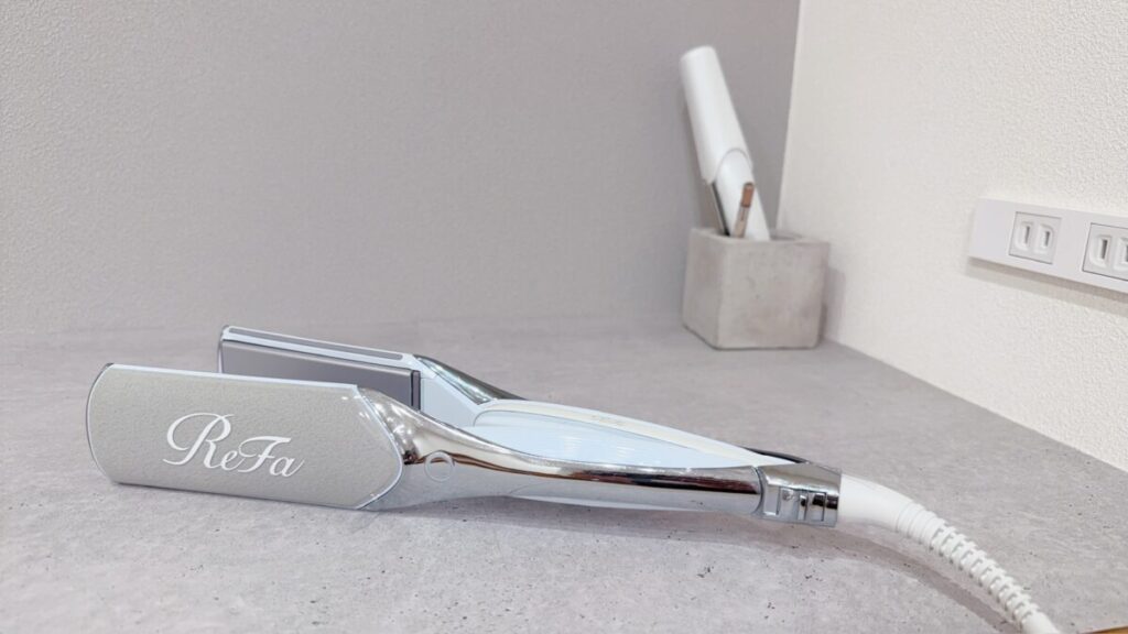 口コミ】リファ新作パワーストレートアイロンを美容師がレビュー！38mm