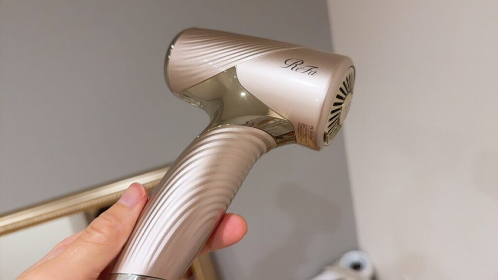 2025新作】リファドライヤーSEを美容師が口コミ評価！違いや使い心地を