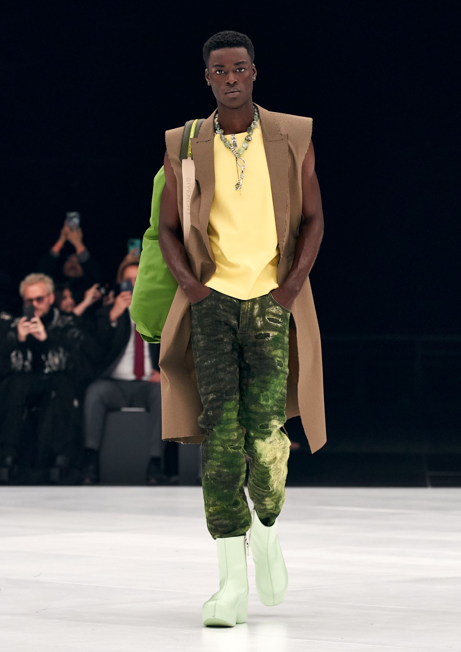 GIVENCHY（ジバンシィ）」、2022年春夏コレクションを発表 伝統と革新