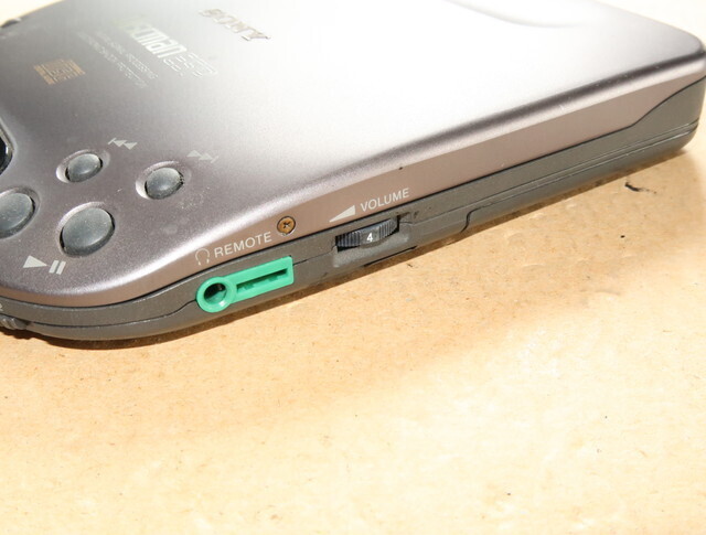 ポータブルCDプレーヤーD-321の修理: ナンチャッテ技術者の凸凹日記