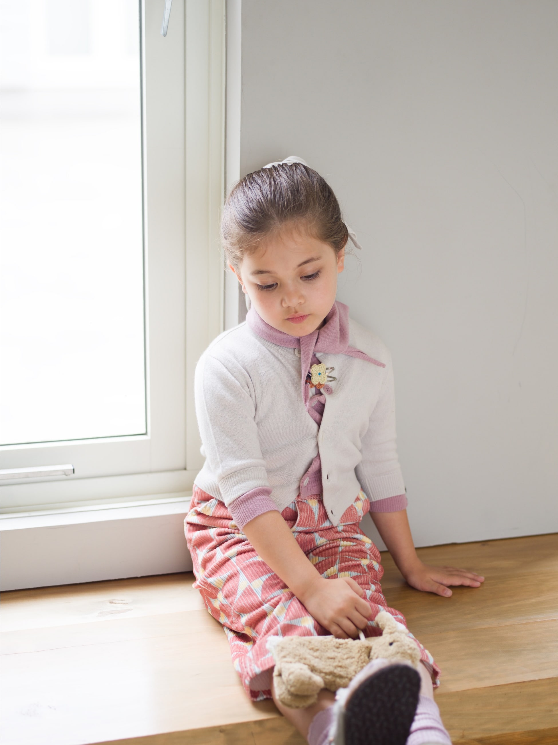 カシミヤ ボタンアップ カーディガン（ホワイト/ピンク）｜extreme