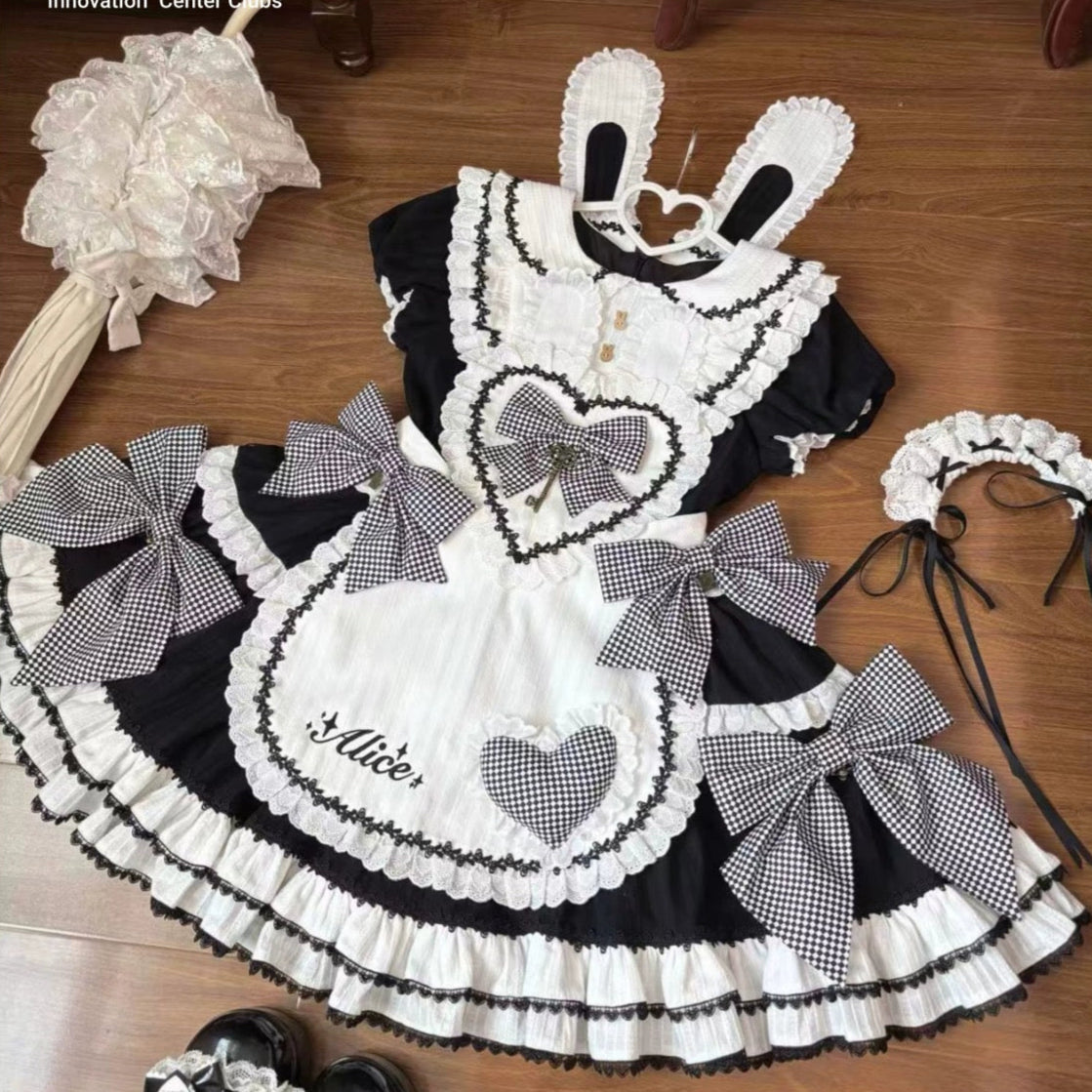 受注予約6/22まで】ハートエプロンのアリス風ワンピース・ブラック