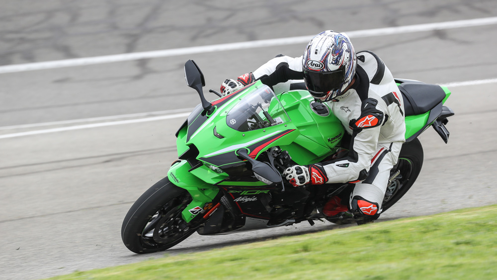 First Ride: The 2021 Kawasaki ZX-10R Is for Superman and Clark Kent