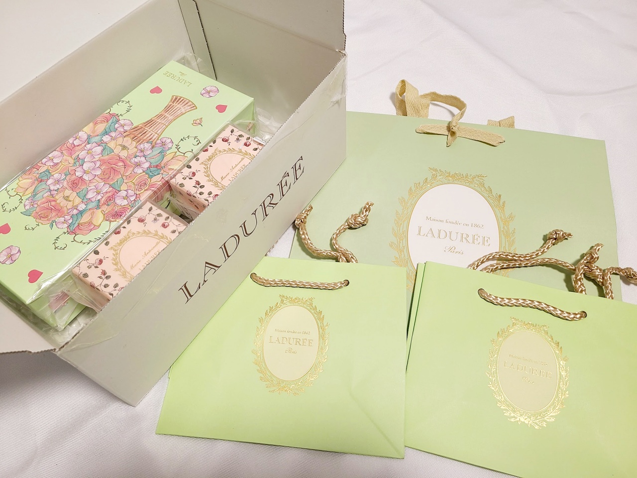 福袋2024】田舎者が背伸びして「ラデュレ」の福袋を購入してみたら