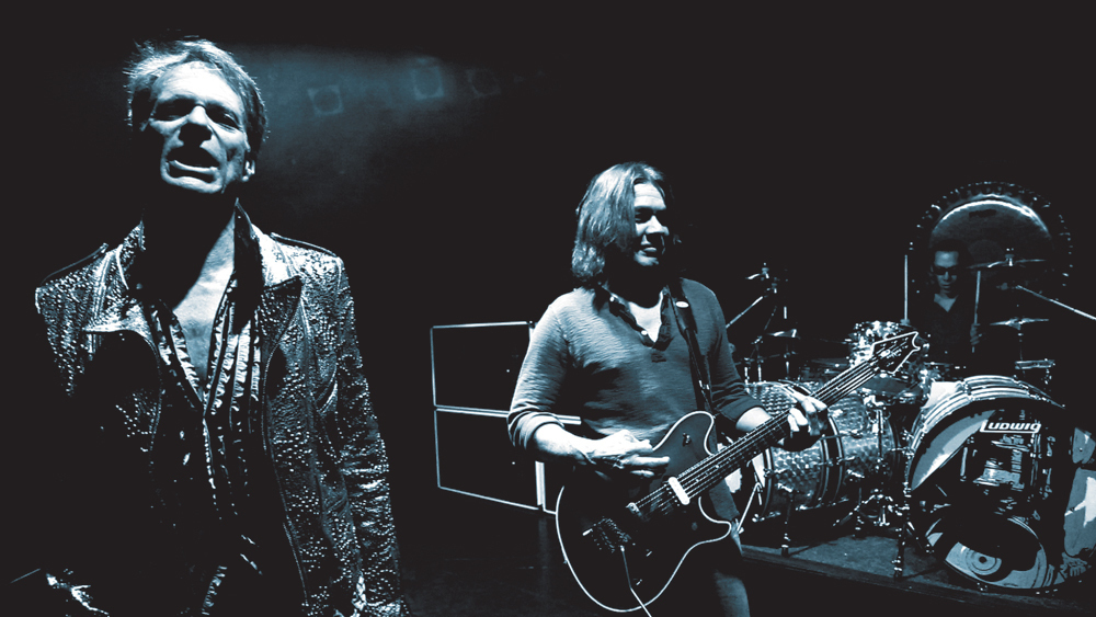 エディ・ヴァン・ヘイレン、金属製ピックを口に入れているうちに舌がん