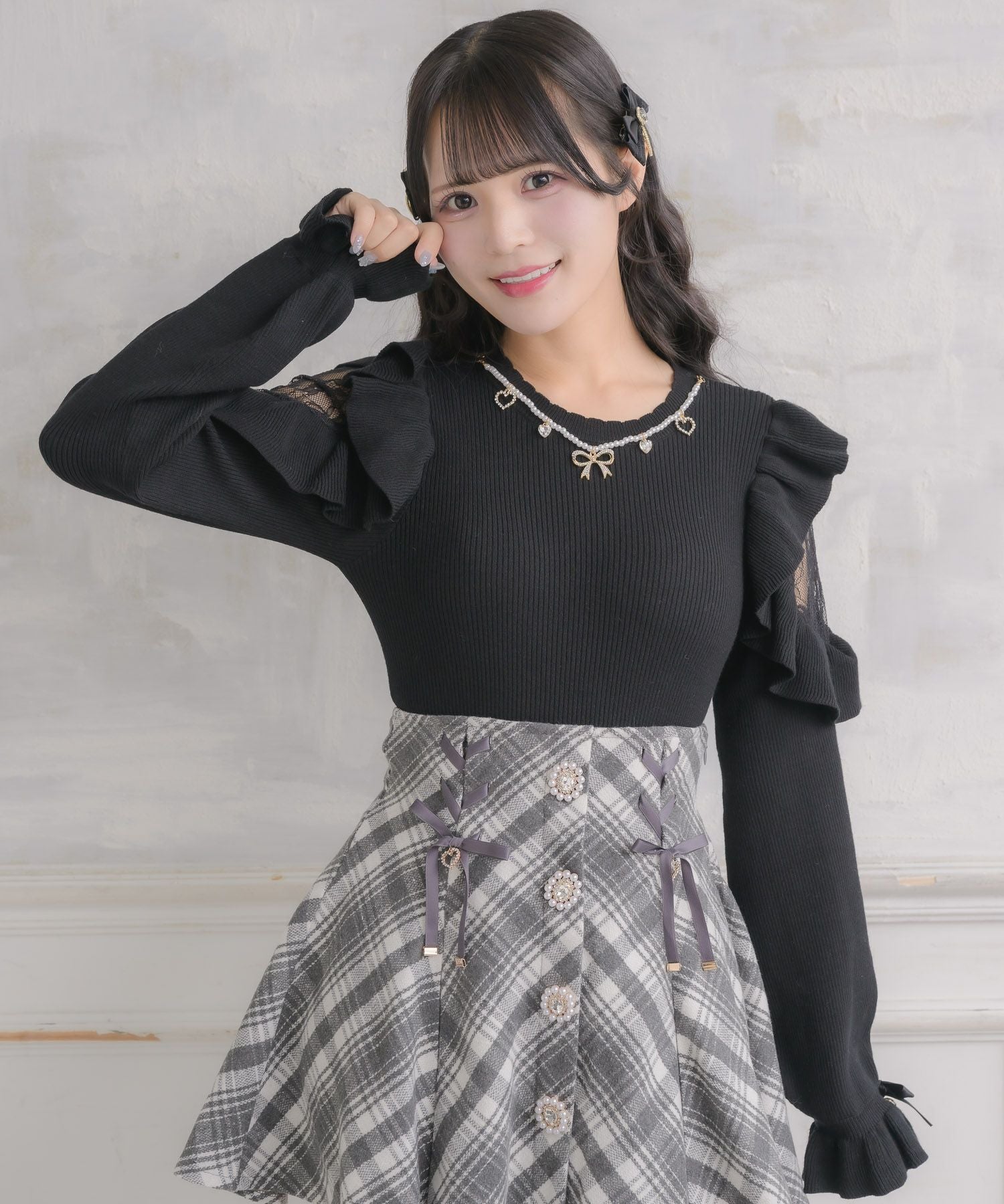 ネックレス付肩ボリュームフリルニットトップス | Rlab store