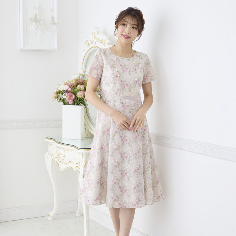 新作】オリジナル刺繍のワンピース | Rose Tiara【ローズティアラ】