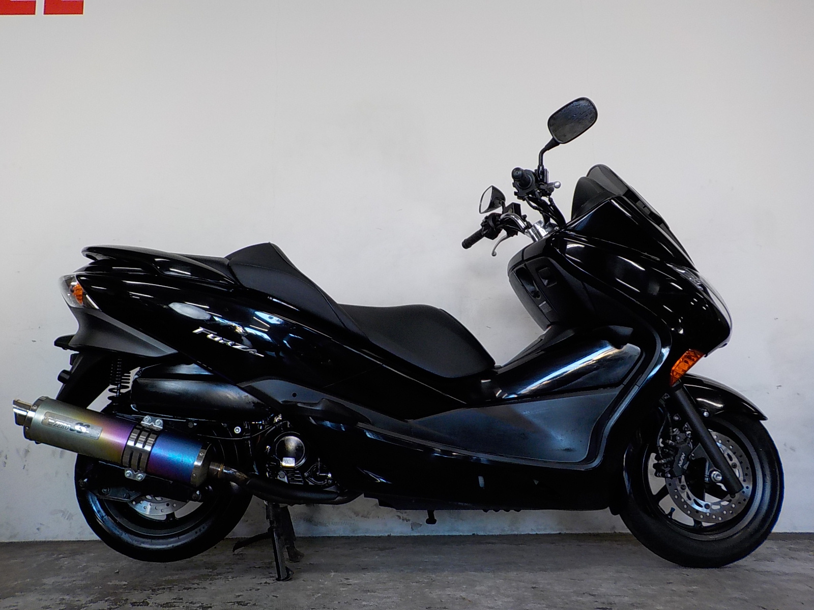 フォルツァZのMF10。モリワキマフラーがポイントです。 | ライダーズ