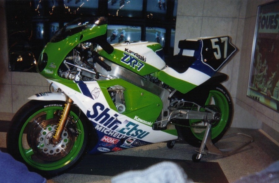 89 Kawasaki ZXR-7: scan19xx