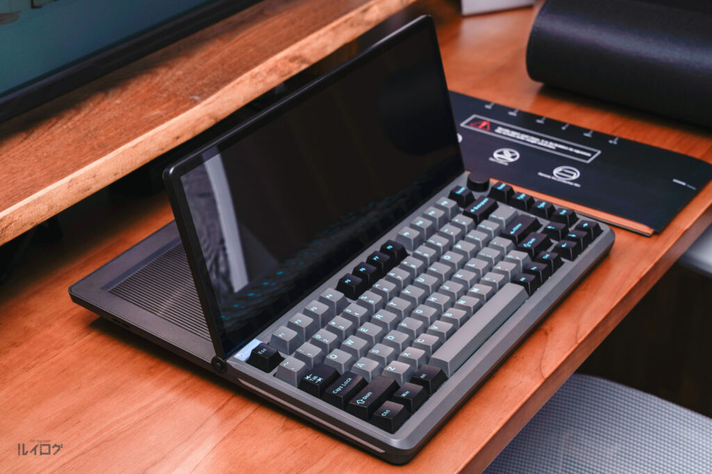 Kwumsy K3 レビュー。13インチタッチ対応モニター付き多機能メカニカル