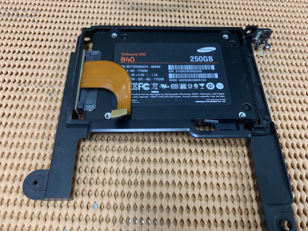 Mac mini (Late 2012) SSD交換 Fusion Drive 修理しました