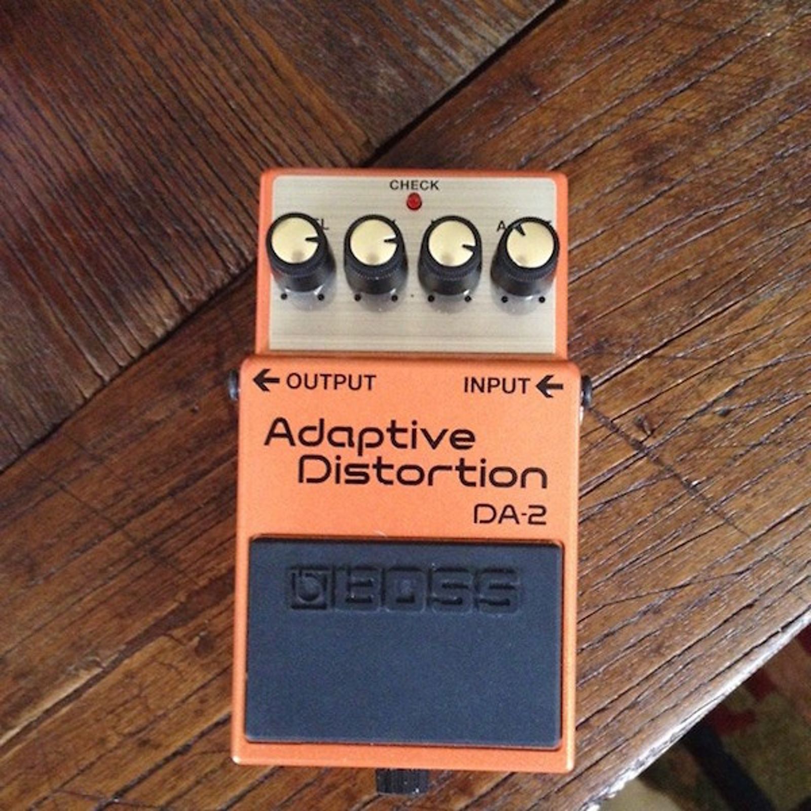 Boss DA-2 Adaptive Distortion | Reverb Canada