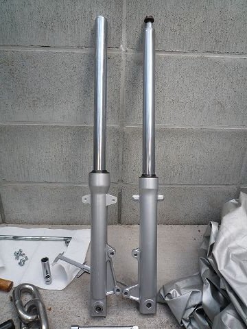 APE100（エイプ） フロントフォーク強化にNS-1のインナーを