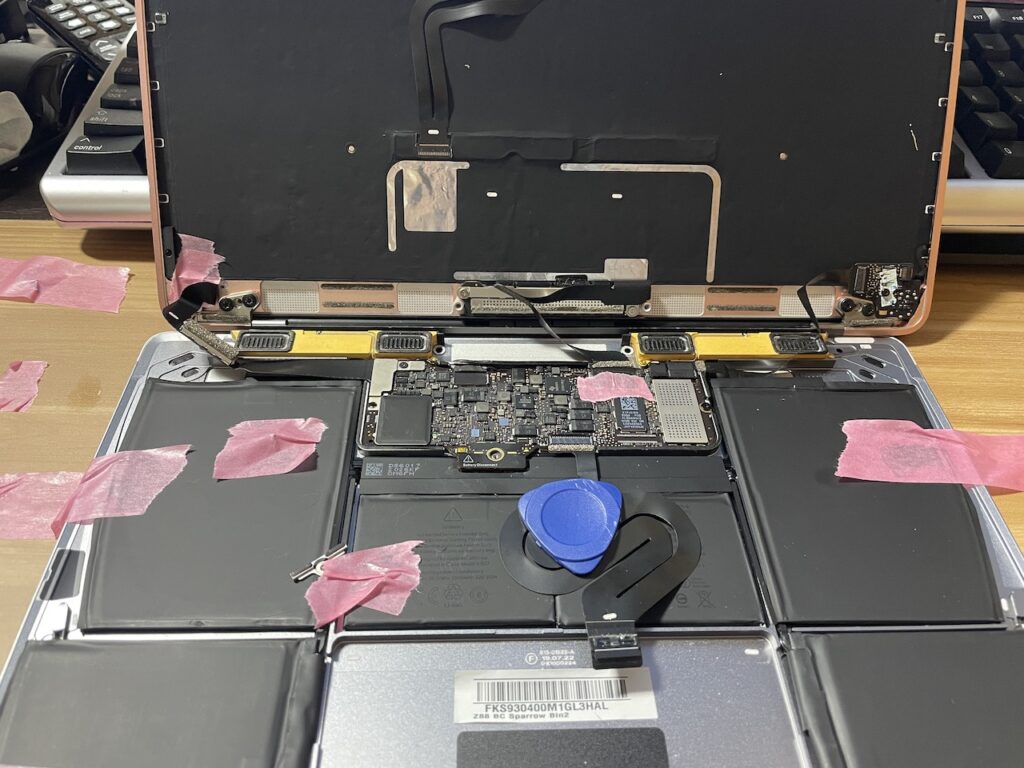 Appel MacBook (Retina, 12-inch, Early 2015) トップケース 交換作業