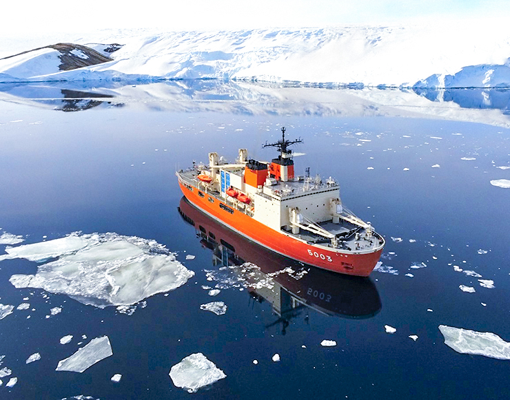 日本一の紙のまちに南極観測船「しらせ」がやってくる! 艦艇一般公開in