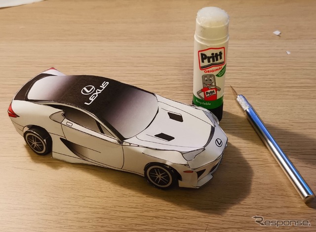 レクサス LFA、デビュー10周年を祝う…ペーパークラフトで 4枚目の写真