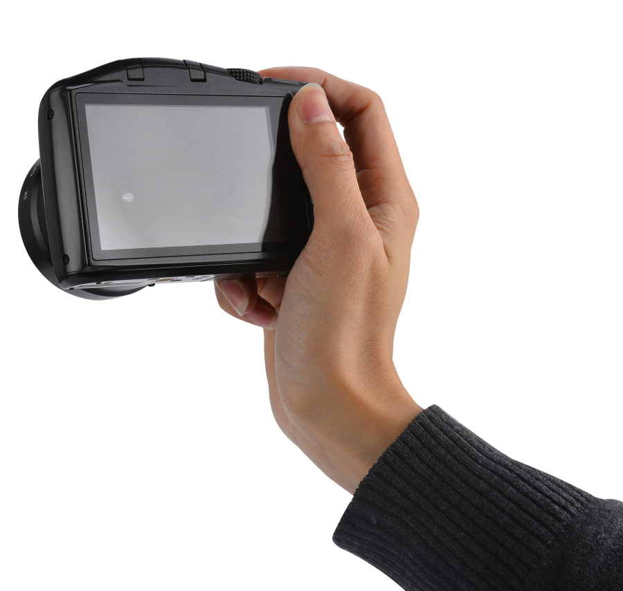 24メガピクセルデジタルカメラ・3.5インチIPS液晶・5倍光学ズーム